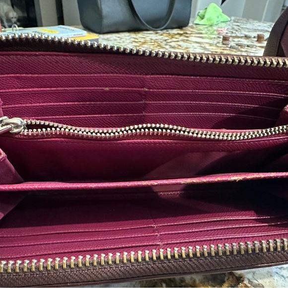 Matching Coach bag and wallet - Picture 4 of 6